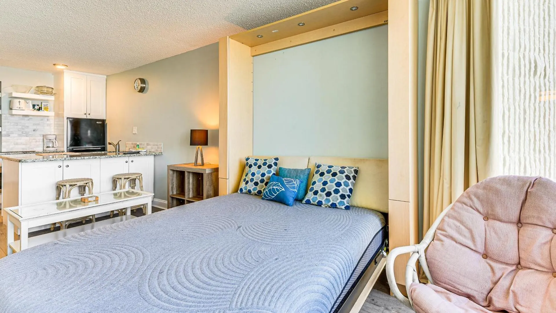 Pcb Coastal Condo With On-Site Beach Access! Panama City Beach 0*,  United States